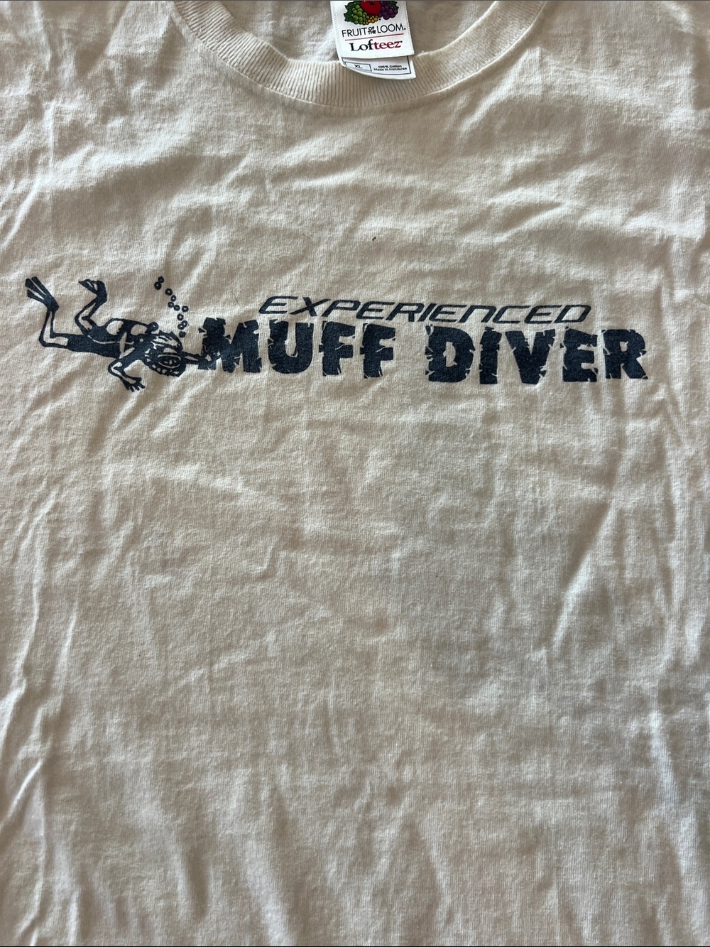 Fruit of the Loom Cream Tee with Navy "Experienced Muff Diver" xl 100% cotton